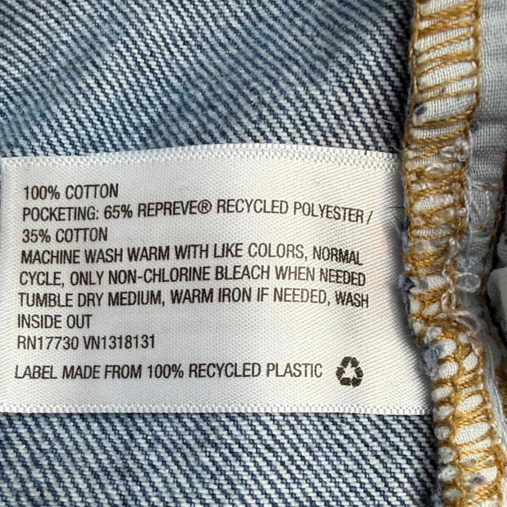Universal Thread Classic High Rise Straight Jeans - Picture 4 of 11